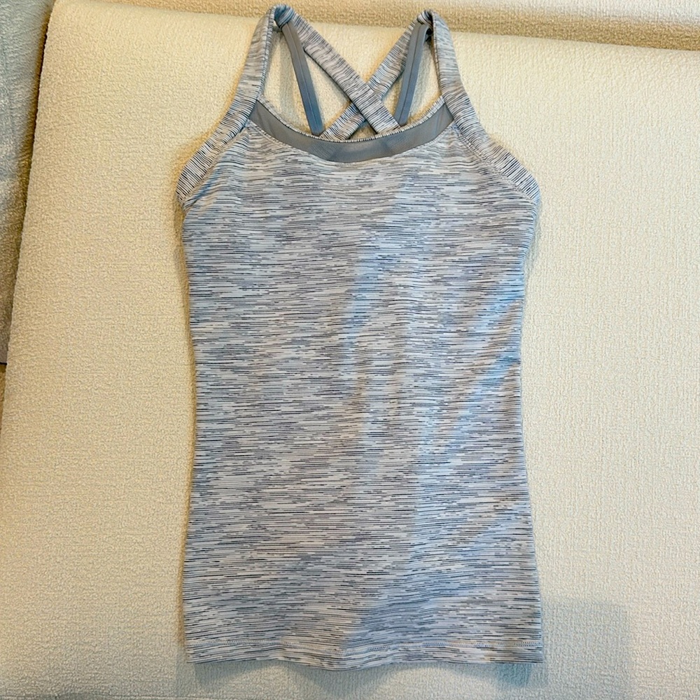 LULU ExceptionalCondition worn justcouple of times. like new.No flaws,marks,etc.